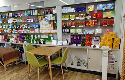 カワカミ薬品 店内風景